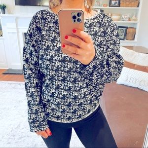 Alice + Olivia • Black White Patterned Long Sleeve Sweater Sz L
